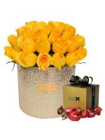 ARREGLO GLAM GOLD 24 ROSAS (AMARILLAS) + ¡GRATIS! BOX SORINI (10 UNIDADES)